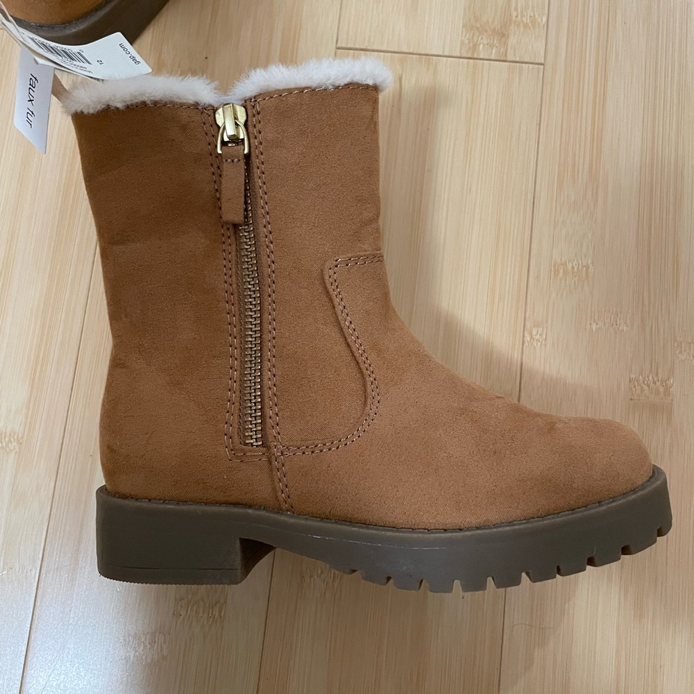 Gap boots, two side zipper